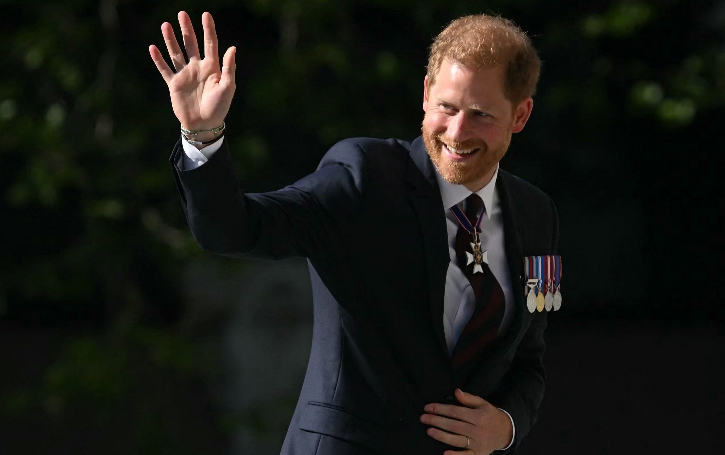 prince harry arrives at st paul’s cathedral as king hosts buckingham palace garden party