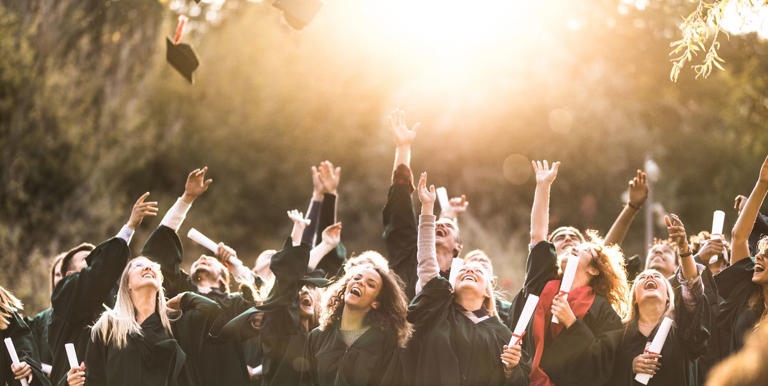 These short graduation messages and quotes are the perfect way to wish a high school or college grad congratulations with a sweet graduation card.