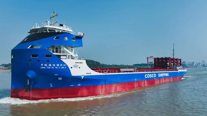 china anuncia ter lançado o maior navio porta-contêineres elétrico do mundo