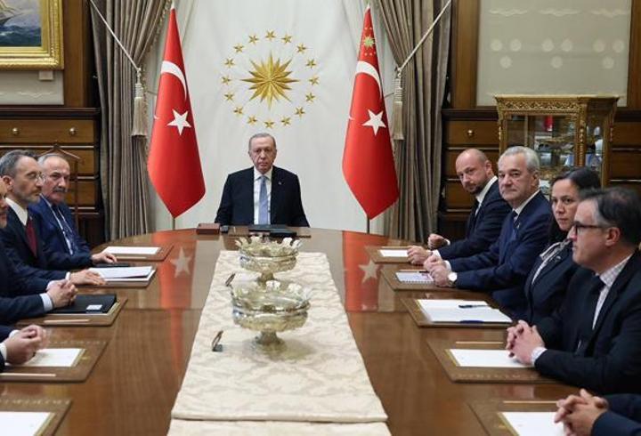 cumhurbaşkanı erdoğan polonya ve romanya heyetlerini kabul etti