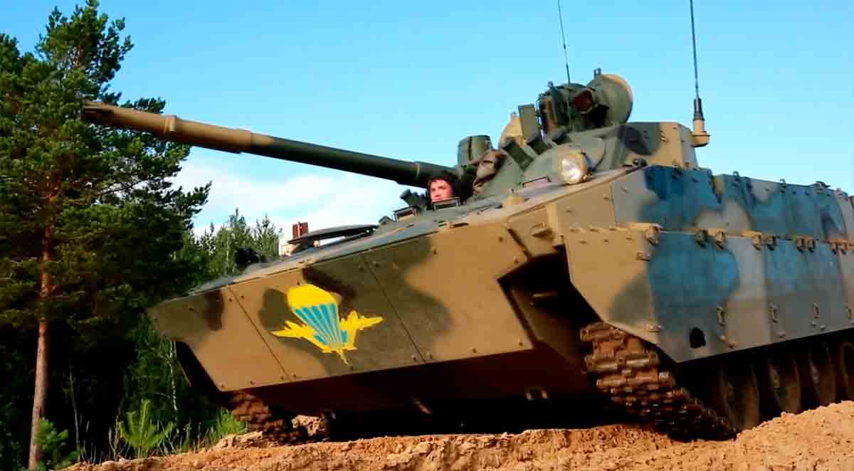 vidéo : les militaires russes reçoivent un nouveau lot de véhicules blindés bmp-3 et bmd-4m