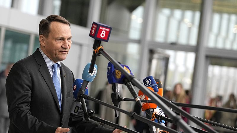 a lengyel külügyminiszter szerint kína rákényszeríthetné putyint a háború befejezésére
