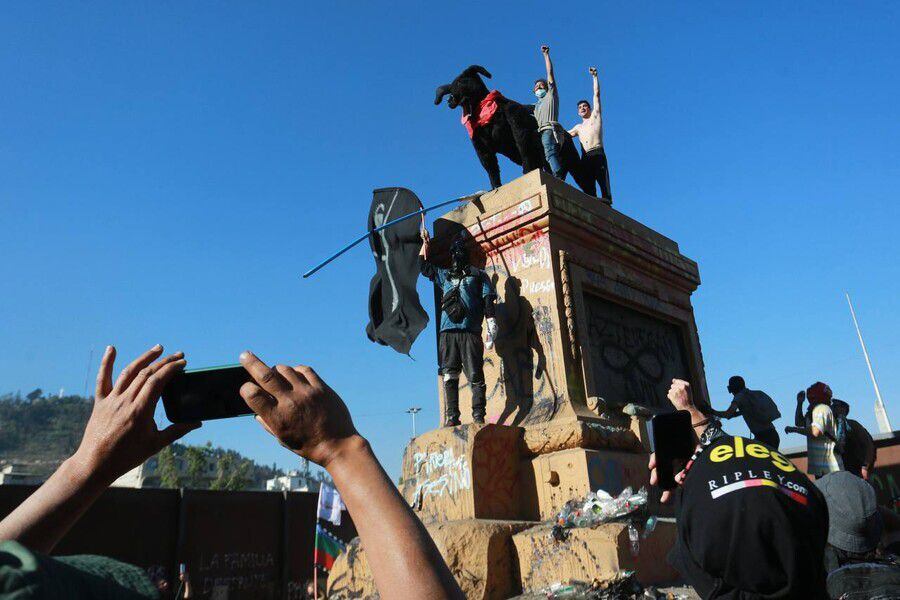 columna de gabriel osorio y cristóbal osorio: “negro matapacos”, lo que queda al final del camino señalado por las protestas