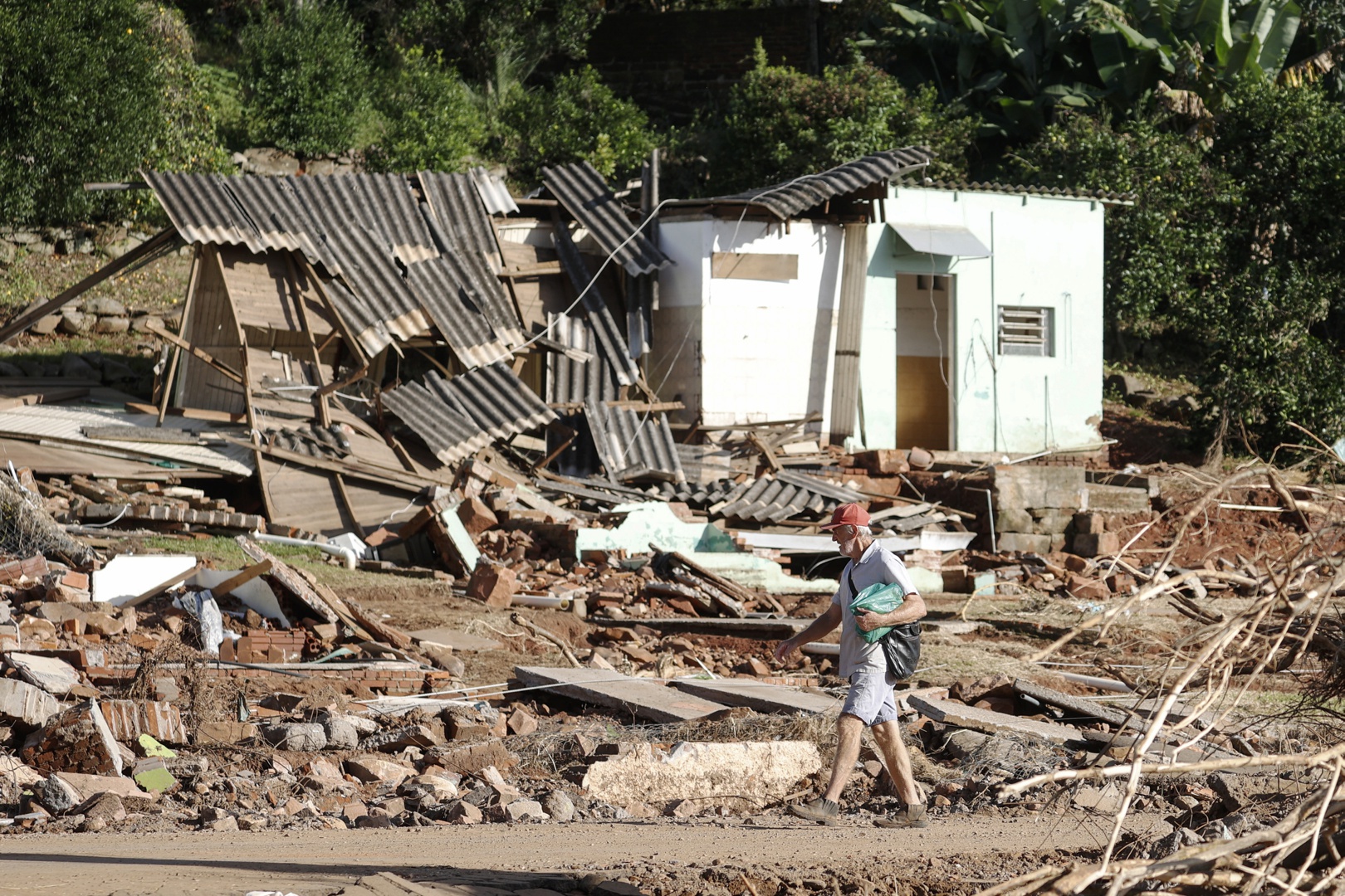 brasil supera las 100 muertes por las inundaciones en la región sur del país