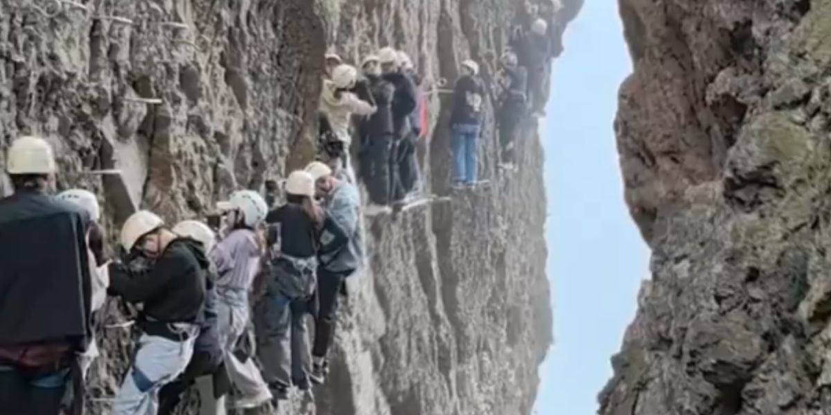 trafic en altitude : des alpinistes chinois bloqués pendant plus d’une heure lors d’une traversée