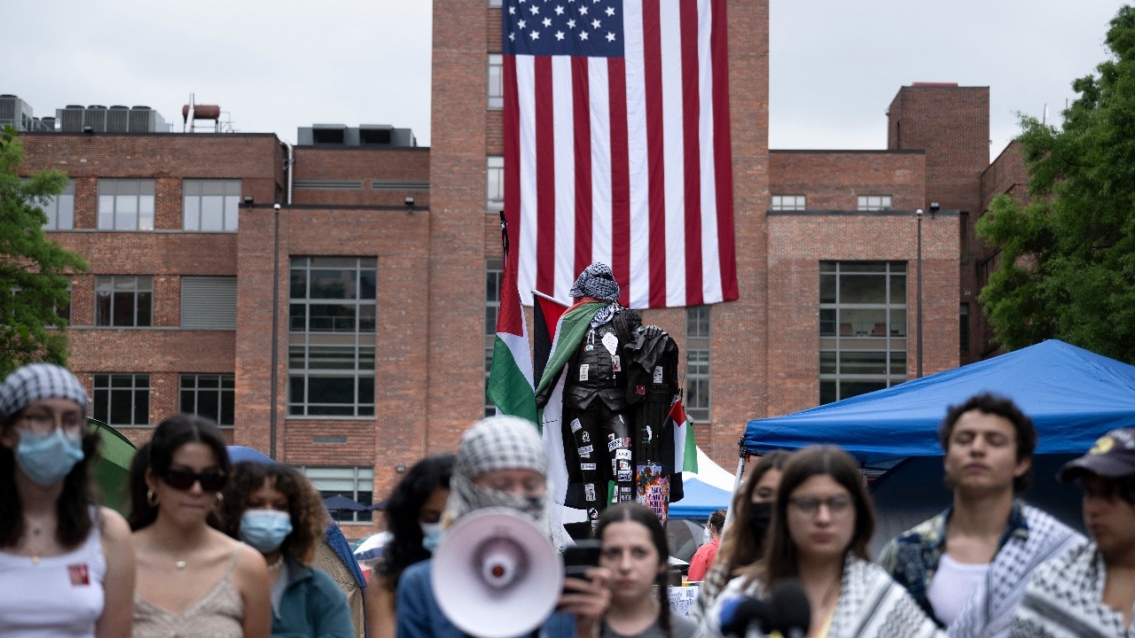 pepper spray used on gaza war protesters at us university, 33 arrested