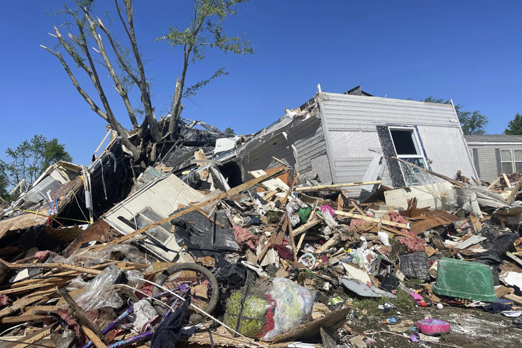 8 tornadoes confirmed in Ohio, 3 in Michigan as severe storms cross US
