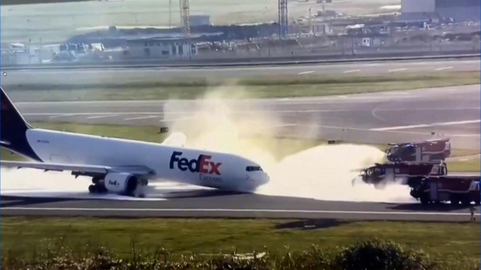 video shows fedex cargo plane land on its nose in istanbul after landing gear fails