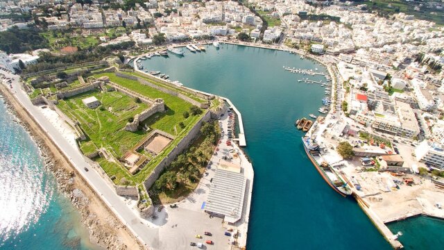 daily express: ένα ελληνικό νησί το πιο ηλιόλουστο μέρος της ευρώπης τον μάιο
