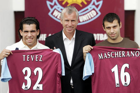 On This Day in 2007: West Ham ‘draw a line’ under Tevez-Mascherano affair<br><br>