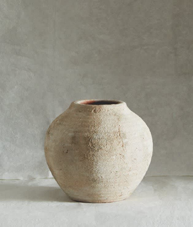 ein echter hingucker: diese vase von zara home lieben wir