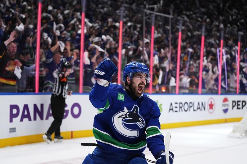 vancouver canucks claw out 5-4 comeback win over edmonton oilers in game 1