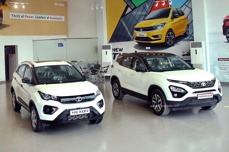 The pre-facelift Harrier and Nexon have up to Rs 1.25 lakh and Rs 90,000 off this month, respectively.