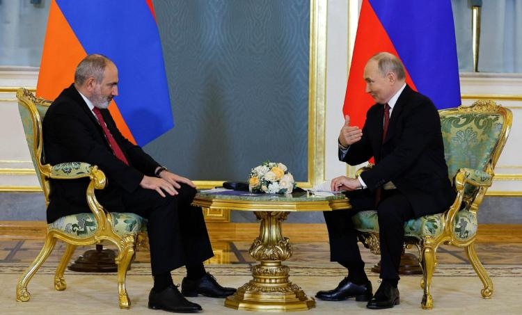 guerre en ukraine. russie et arménie discutent, sanctions sur le gaz russe… le point sur la nuit