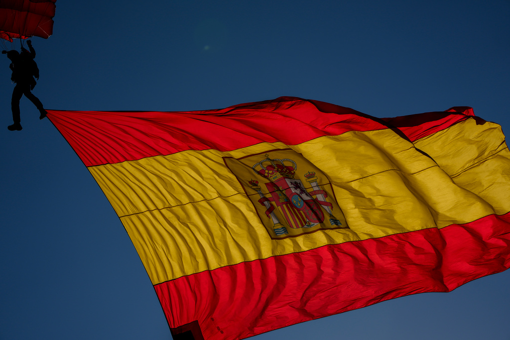 spansk storbank lägger bud på konkurrenten