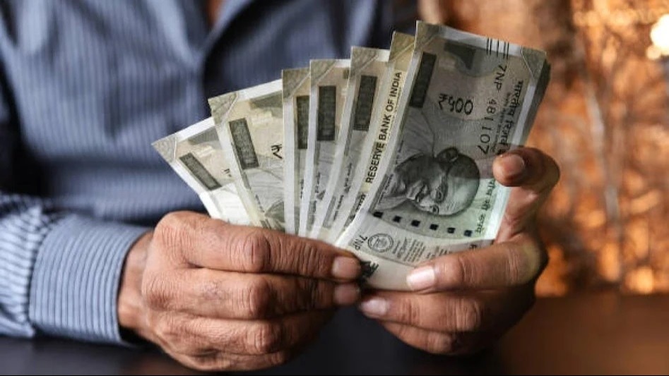 sip investments surge past rs 20,000 crore in india for first time