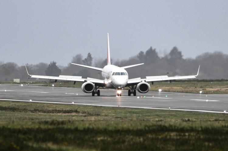 un avion sort de la piste lors du décollage au sénégal : 11 blessés dont 4 graves
