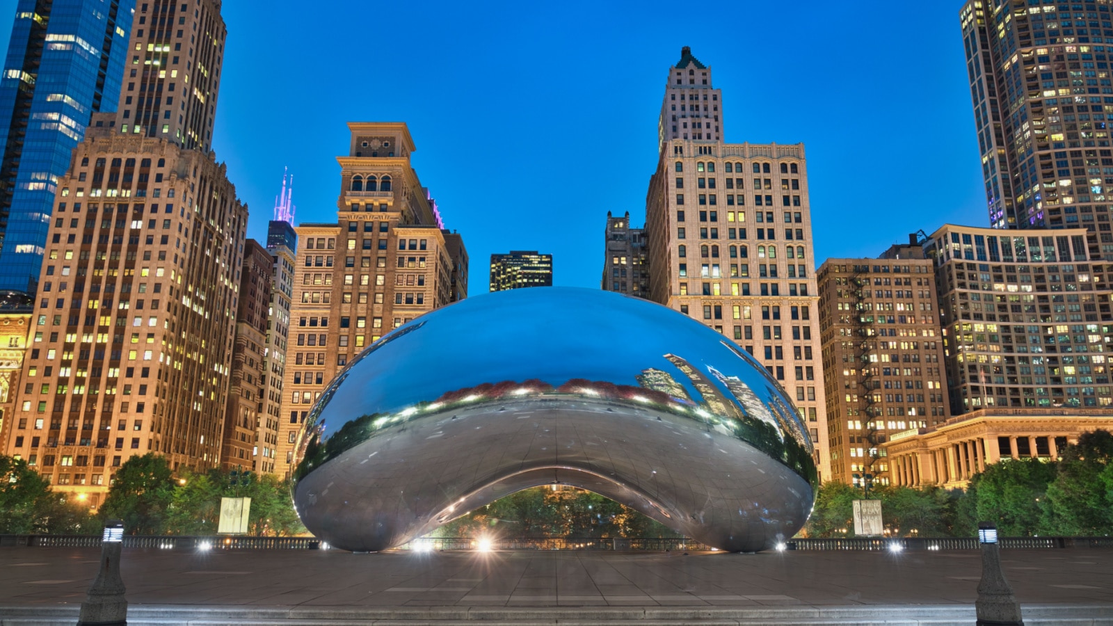 <p>In downtown Chicago, Millennium Park is a must-visit for its iconic “Bean” sculpture, beautiful gardens, and free concerts. It’s a cultural hub in the heart of the city.</p>