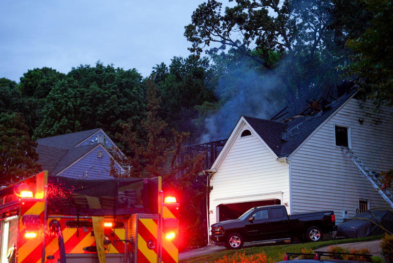 2 hurt in Henrico house fire