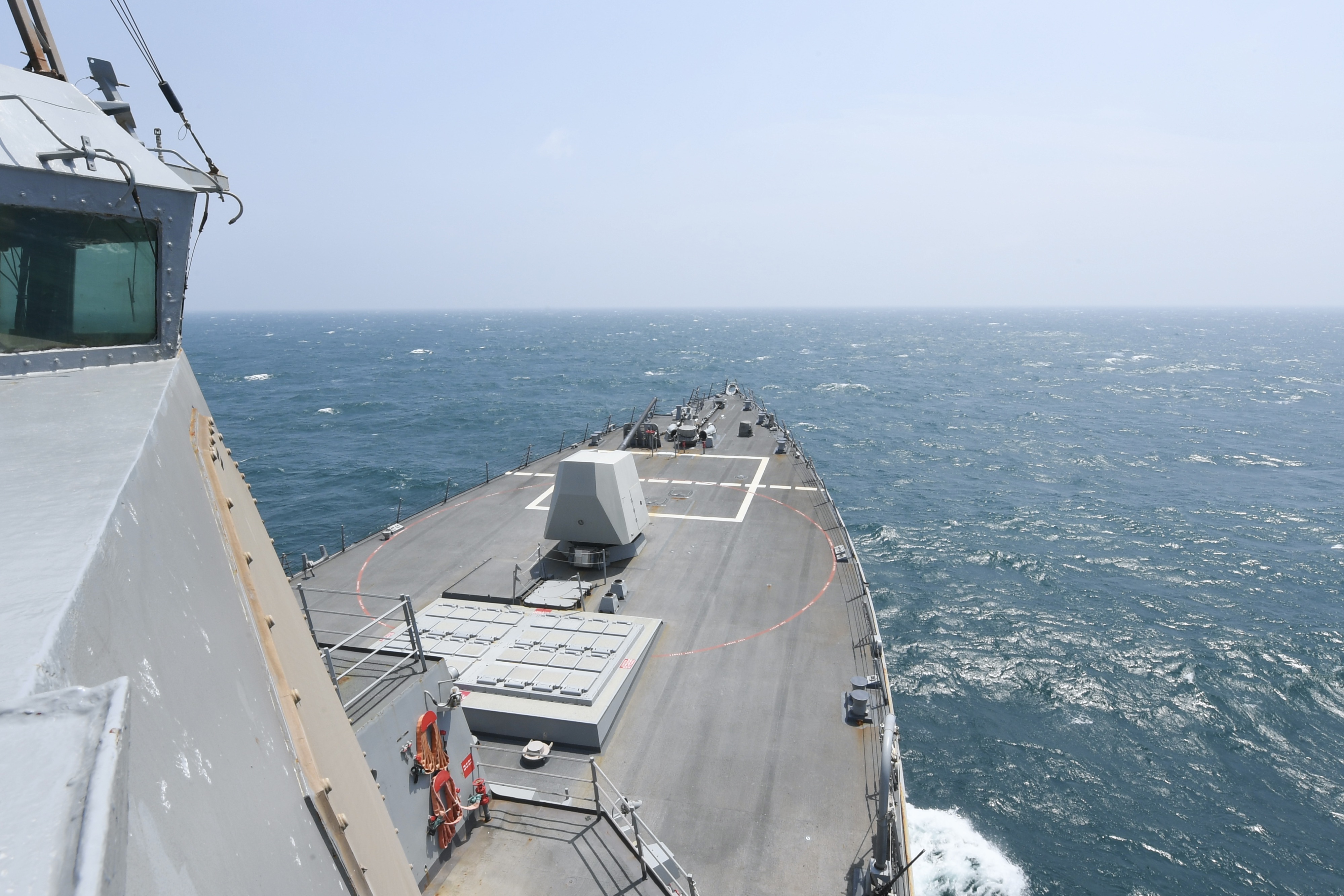 us sends warship through taiwan strait near china