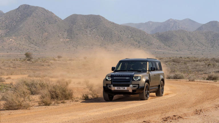 Land Rover Rolls Out Midcycle Updates for 2025 Defender, More Luxury, Simpler Options