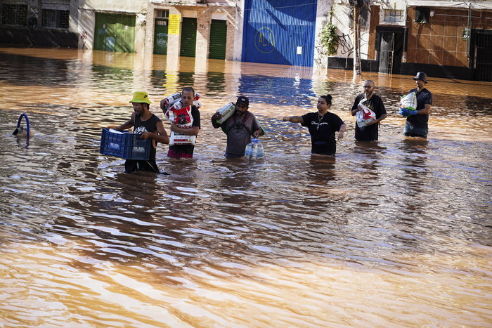 ブラジル南部、集中豪雨による洪水で85人が死亡、行方不明者130人超