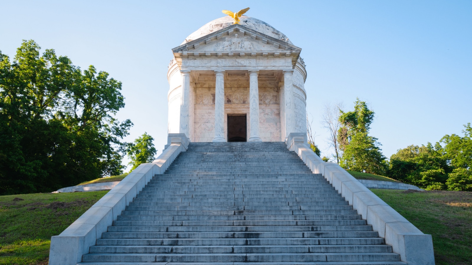<p>In Vicksburg, this national park is a must-visit for its exploration of Civil War history. Visitors can tour battlefields and the USS Cairo Museum.</p>