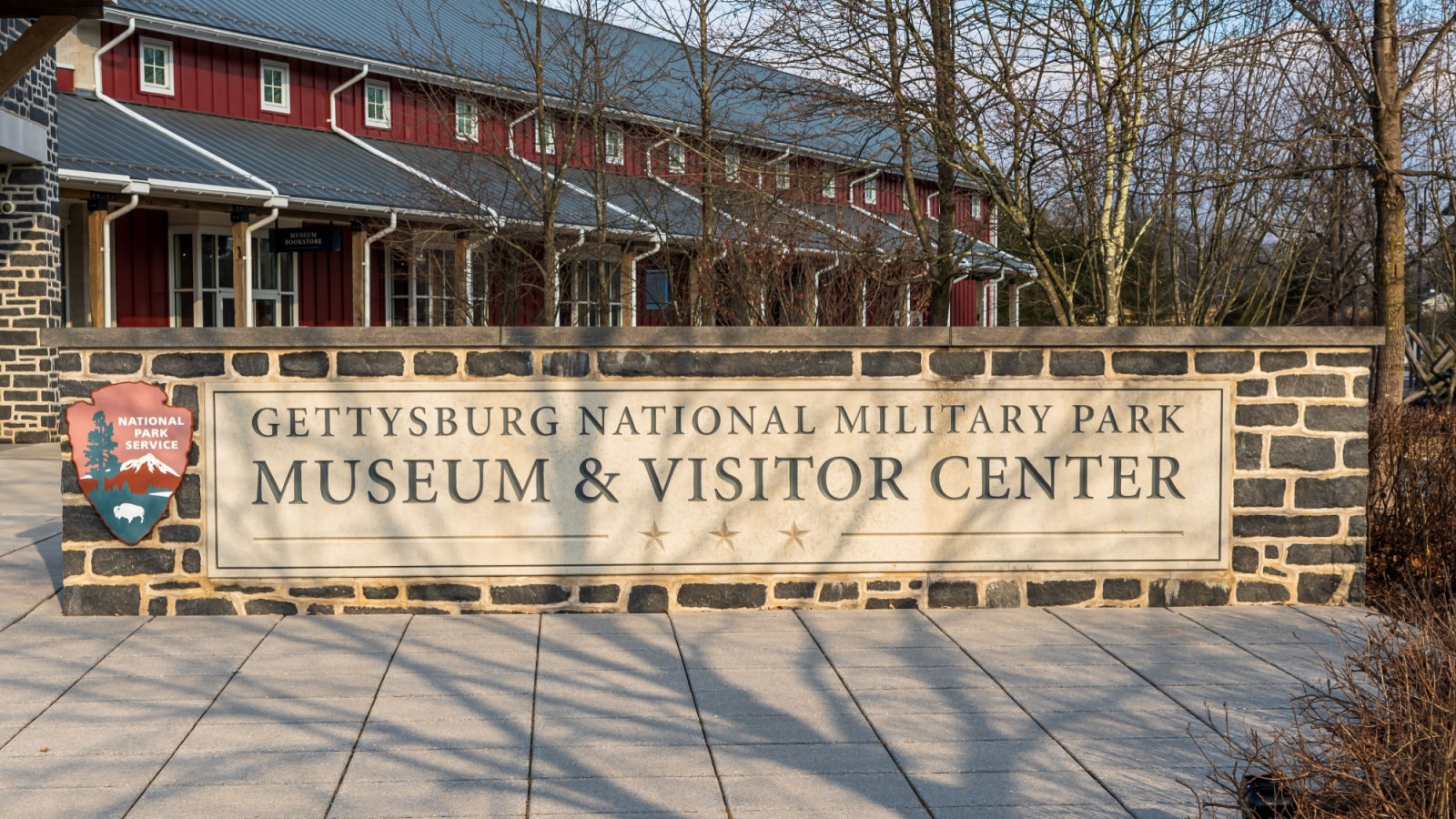 <p>In Gettysburg, this national park is a must-visit for its commemoration of the Civil War’s pivotal battle. It features tours, monuments, and a visitor center.</p>