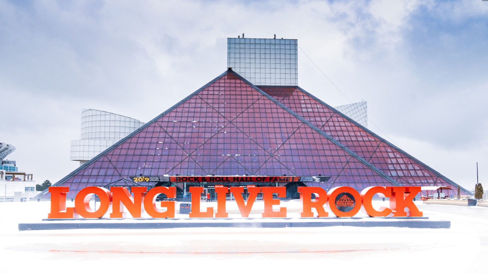 <p>In Cleveland, the Rock and Roll Hall of Fame is a must-visit for music lovers. It celebrates the history of rock music with exhibits and memorabilia.</p>