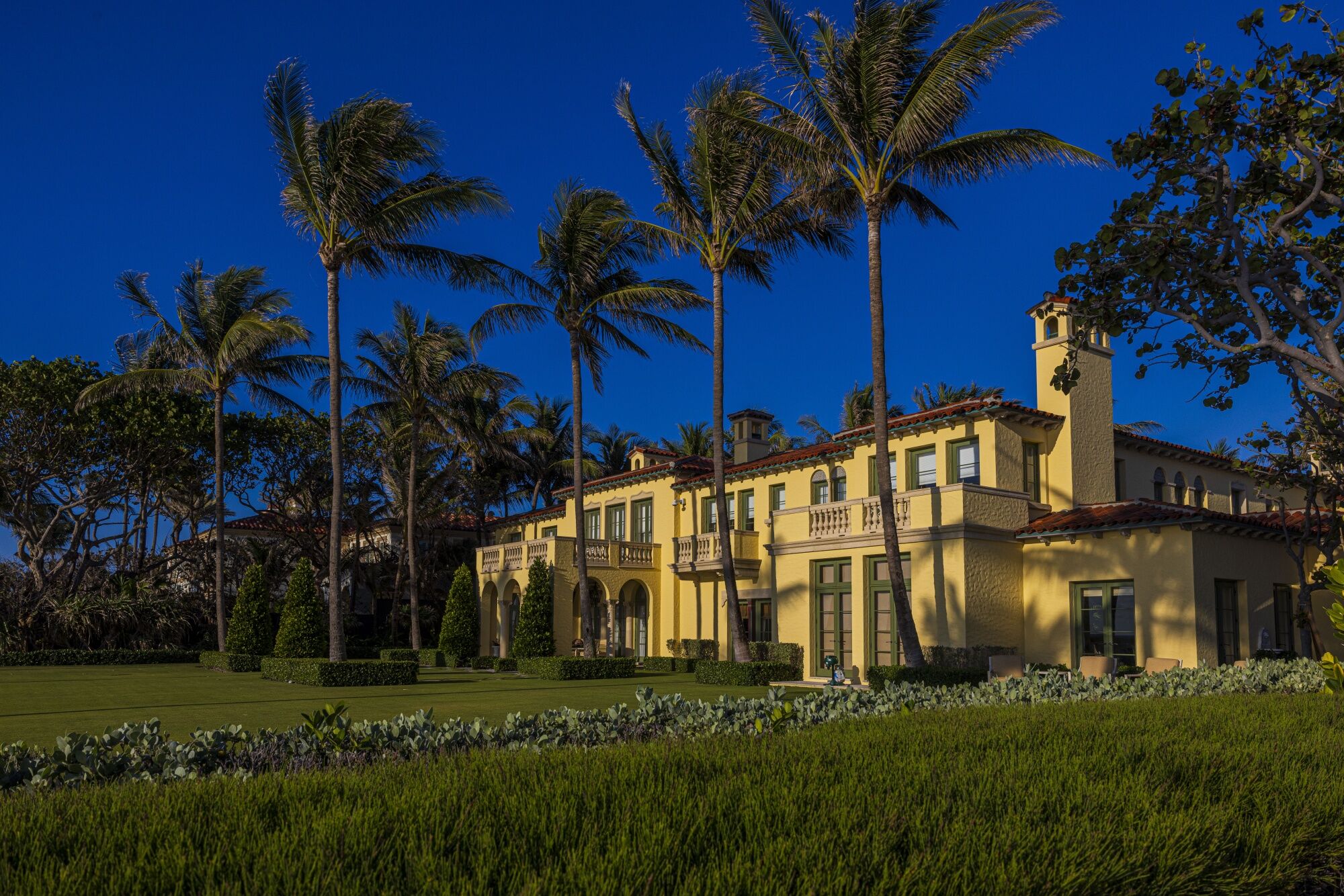 palm beach old guard revolts over first new luxury condos in decades