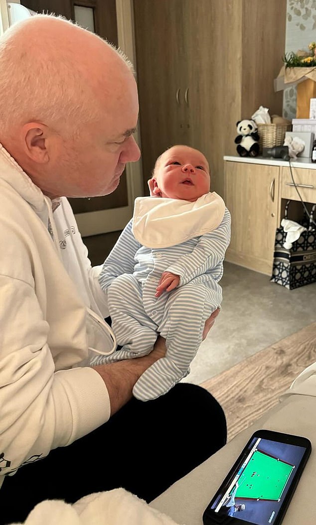 love life of britain's richest artist damien hirst as he welcomes son
