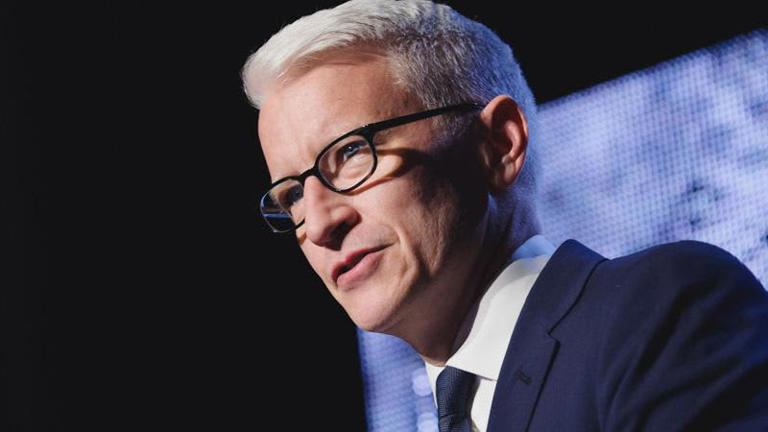 CNN journalist and on-air personality, Anderson Cooper speaking in Toronto at the Einstein Gala. (Shutterstock.com)