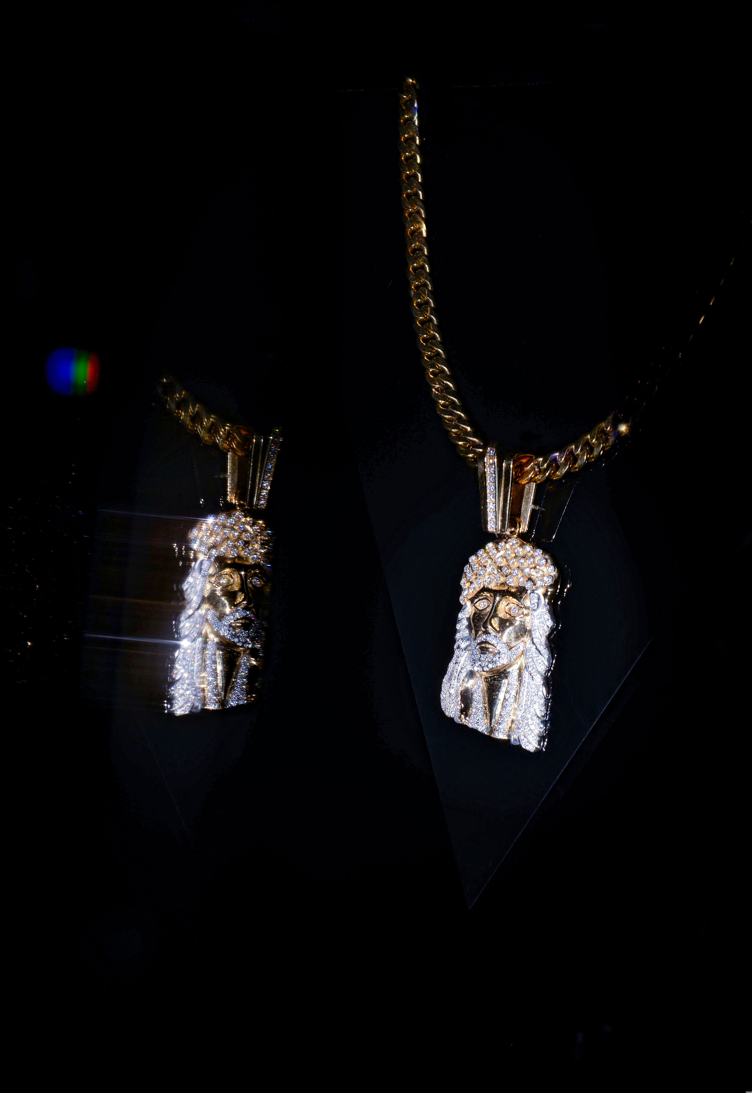 hip-hop bling is the thing at a luminous new jewelry exhibit