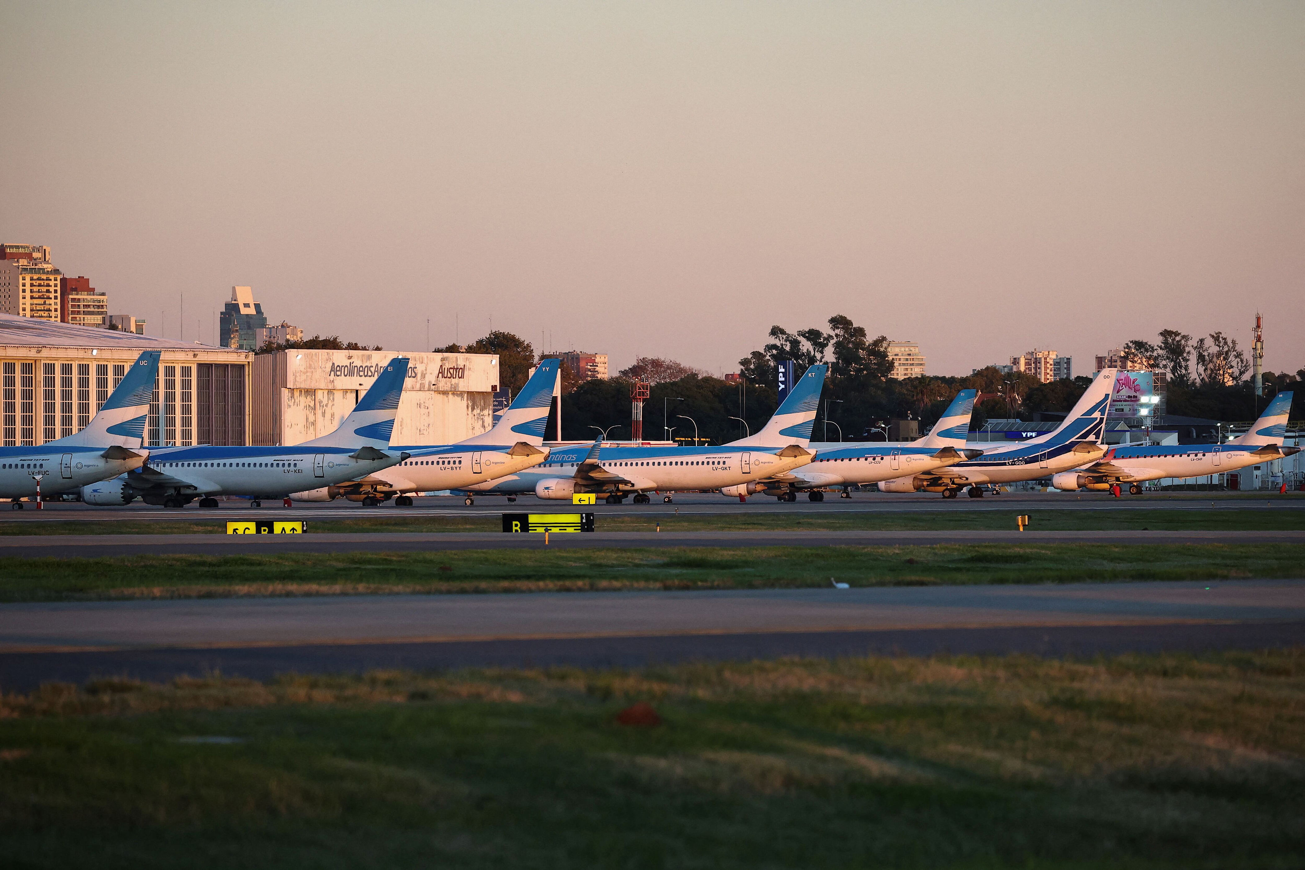aerolíneas en chile suspenden vuelos a argentina y ofrecen medidas a pasajeros afectados