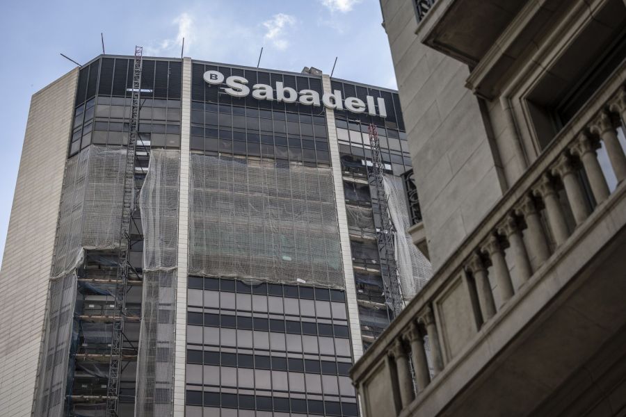 bbva hace una oferta hostil de us$ 12.000 millones tras negativa de sabadell