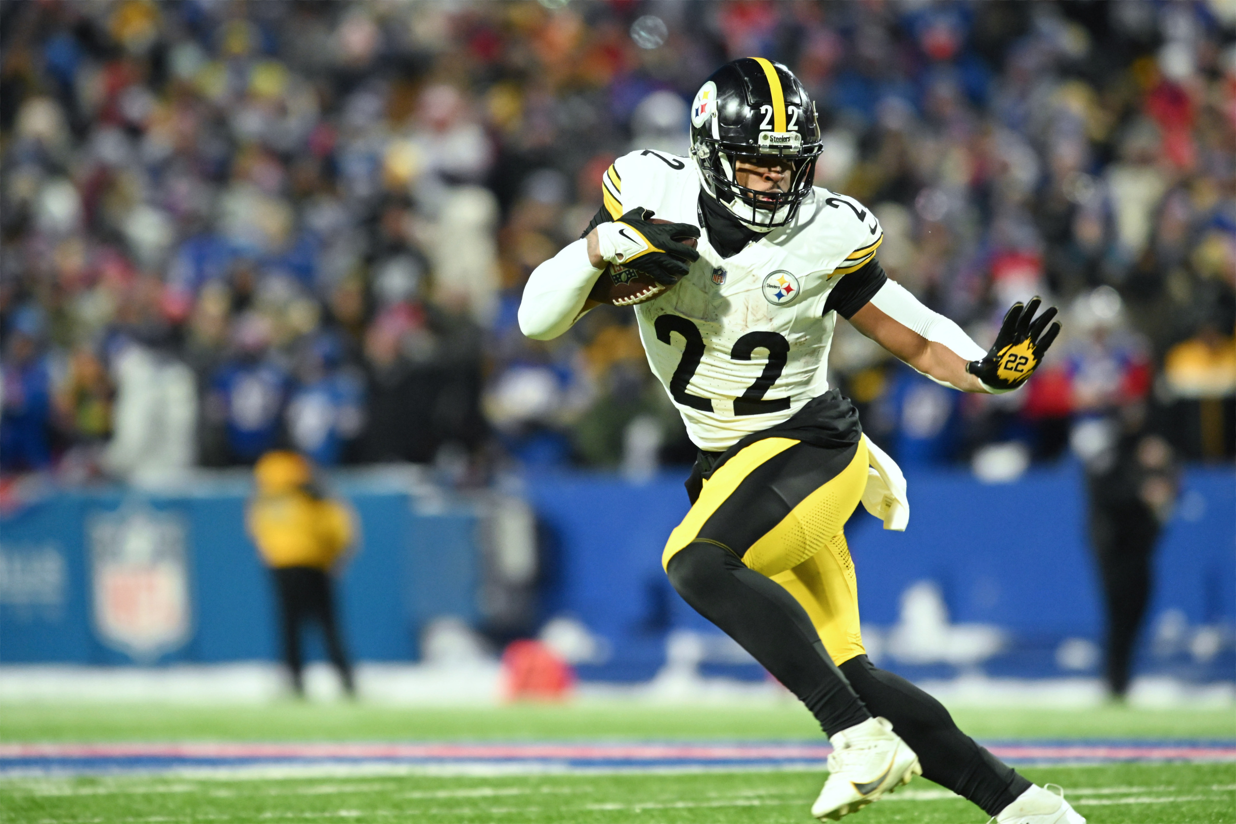 hall of fame rb defends najee harris after steelers decline fifth-year option