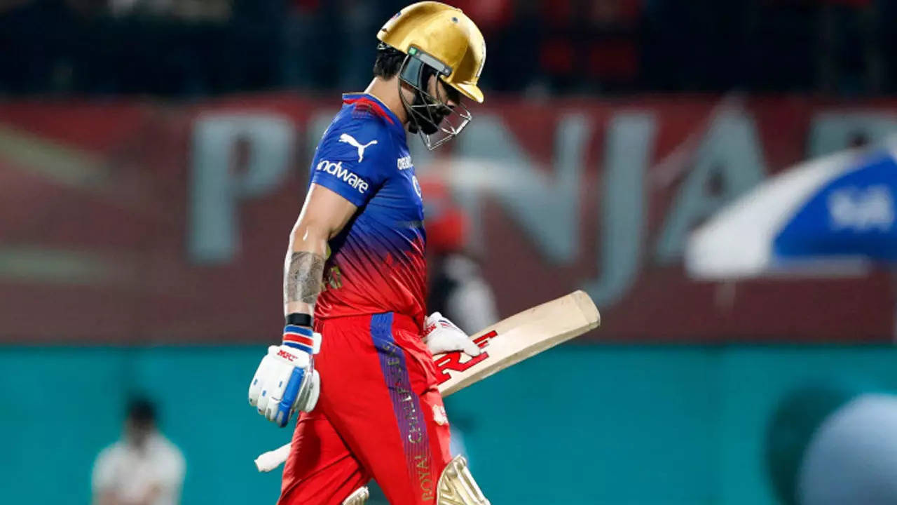 virat kohli suffers a rare dismissal in 90s in the history of ipl