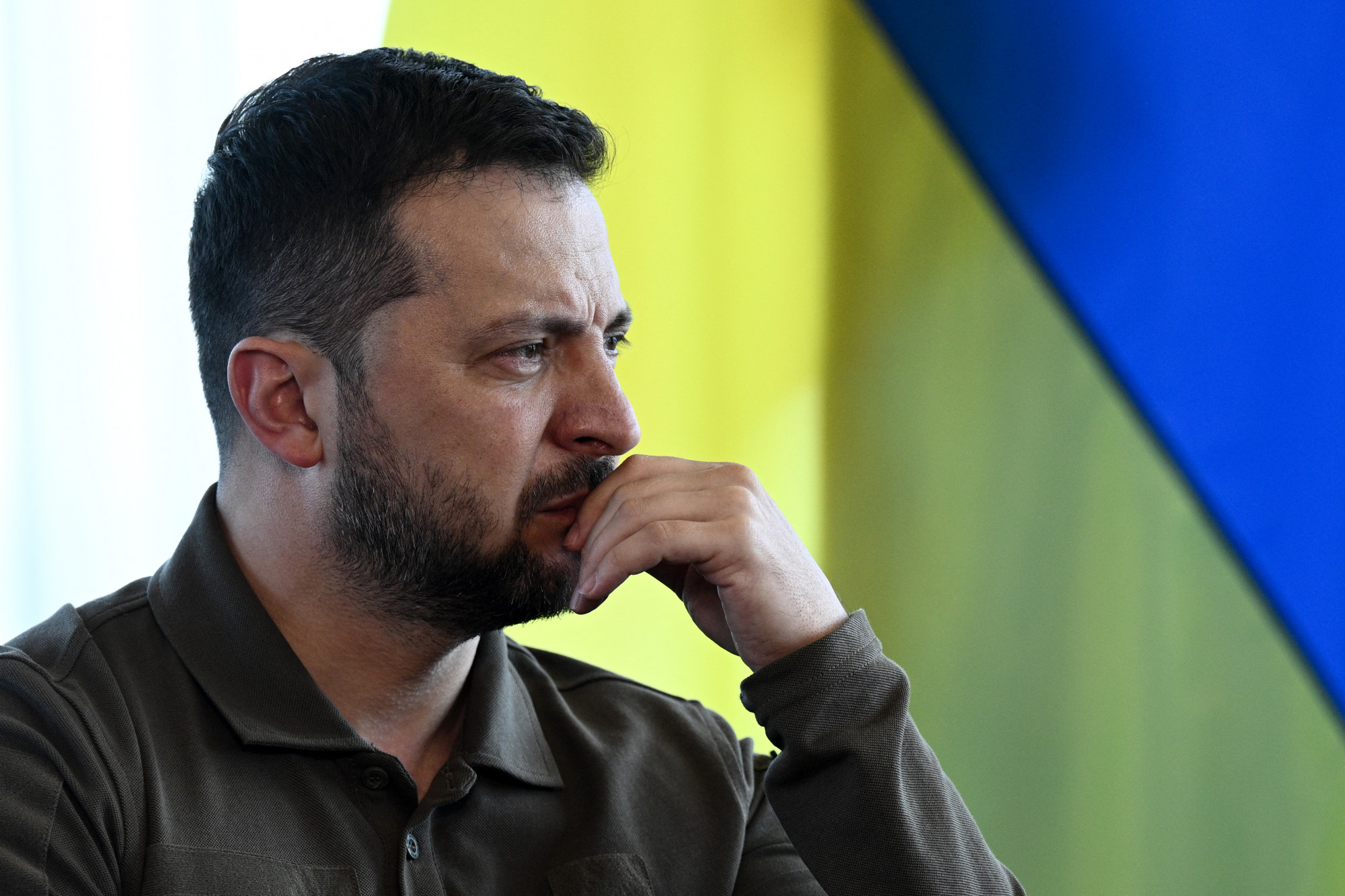 zelenszkij leváltotta a személyi védelmét is ellátó ukrán állambiztonsági hivatal vezetőjét
