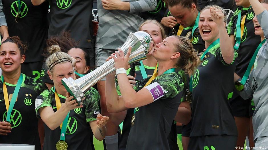 wolfsburg win 10th straight german cup to deny bayern double