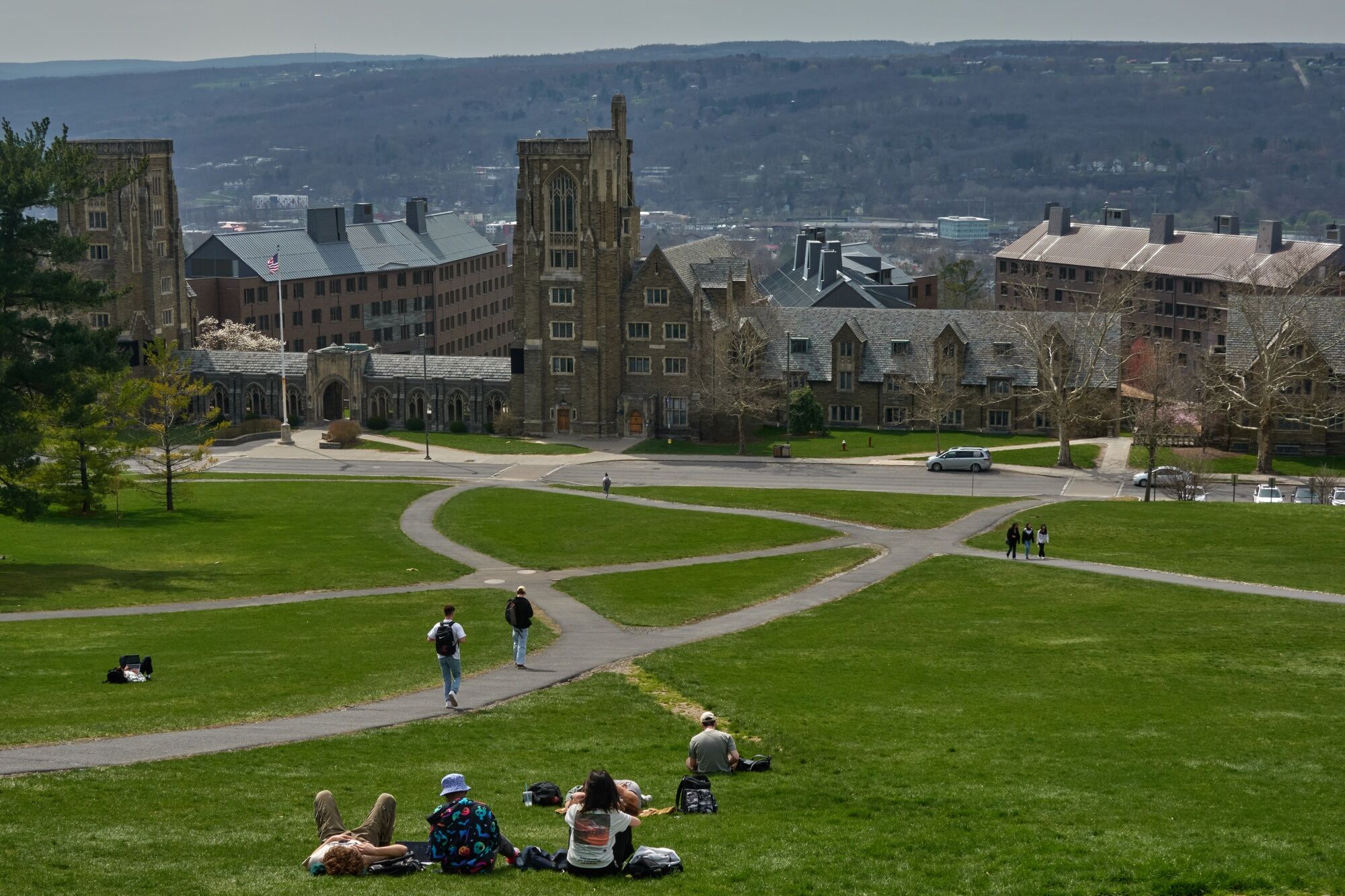 cornell president to retire amid turmoil on us college campuses