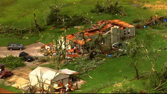 More deadly storms, tornadoes hammer Southern U.S.<br><br>