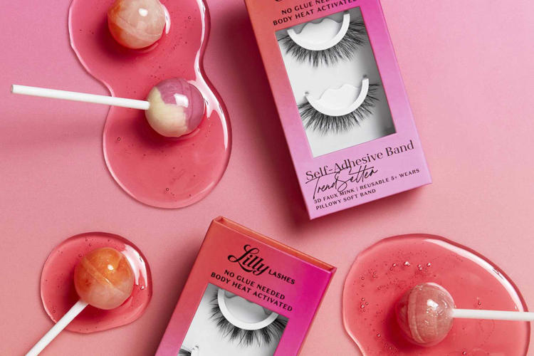These Fake Lashes That Require No Glue Just Changed My Makeup Game