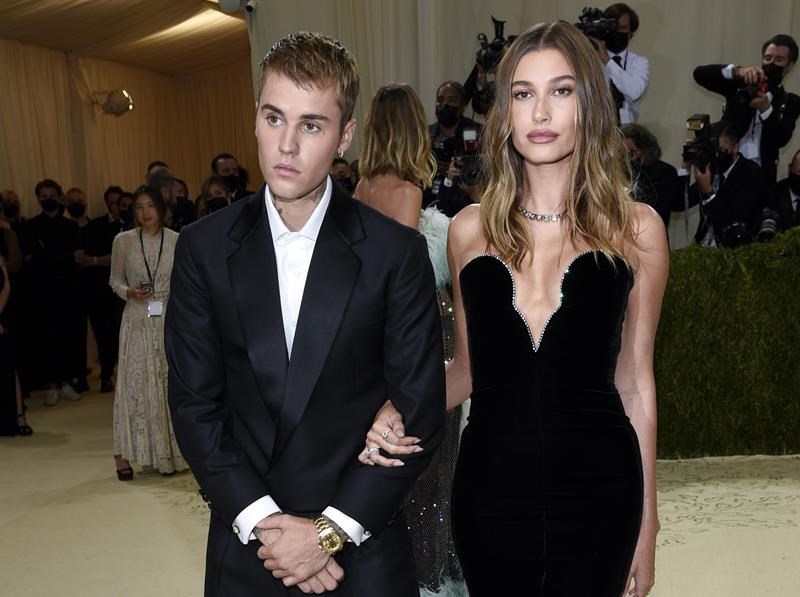 justin bieber and hailey bieber are expecting a baby, renew their vows