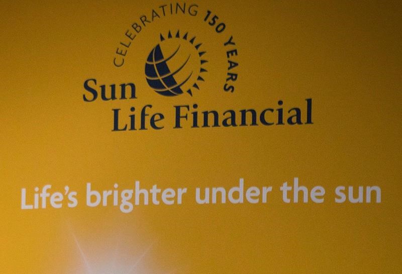 sun life reports first-quarter net income of $875 million