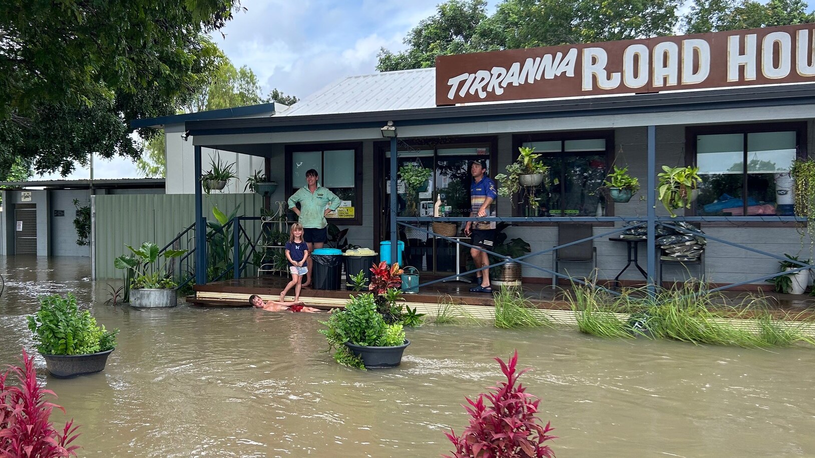 tirranna springs roadhouse owners hope for strong outback queensland tourist season during flood recovery