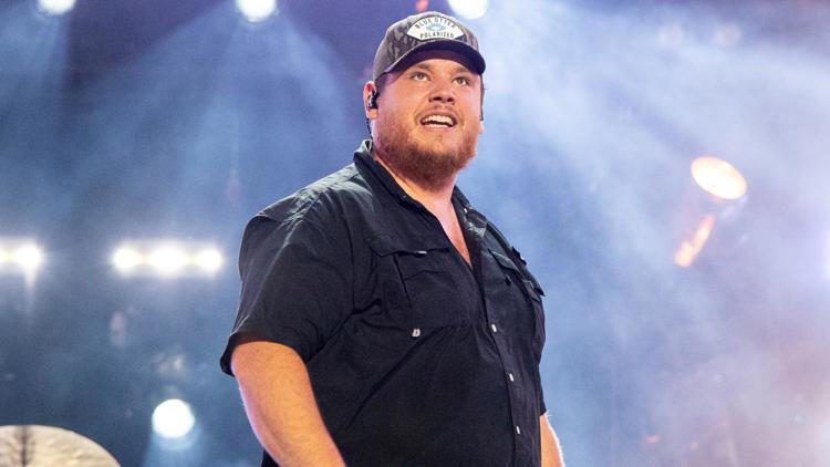 Luke Combs wants to know the 'go-to' Tex-Mex spots in San Antonio, fans weigh in