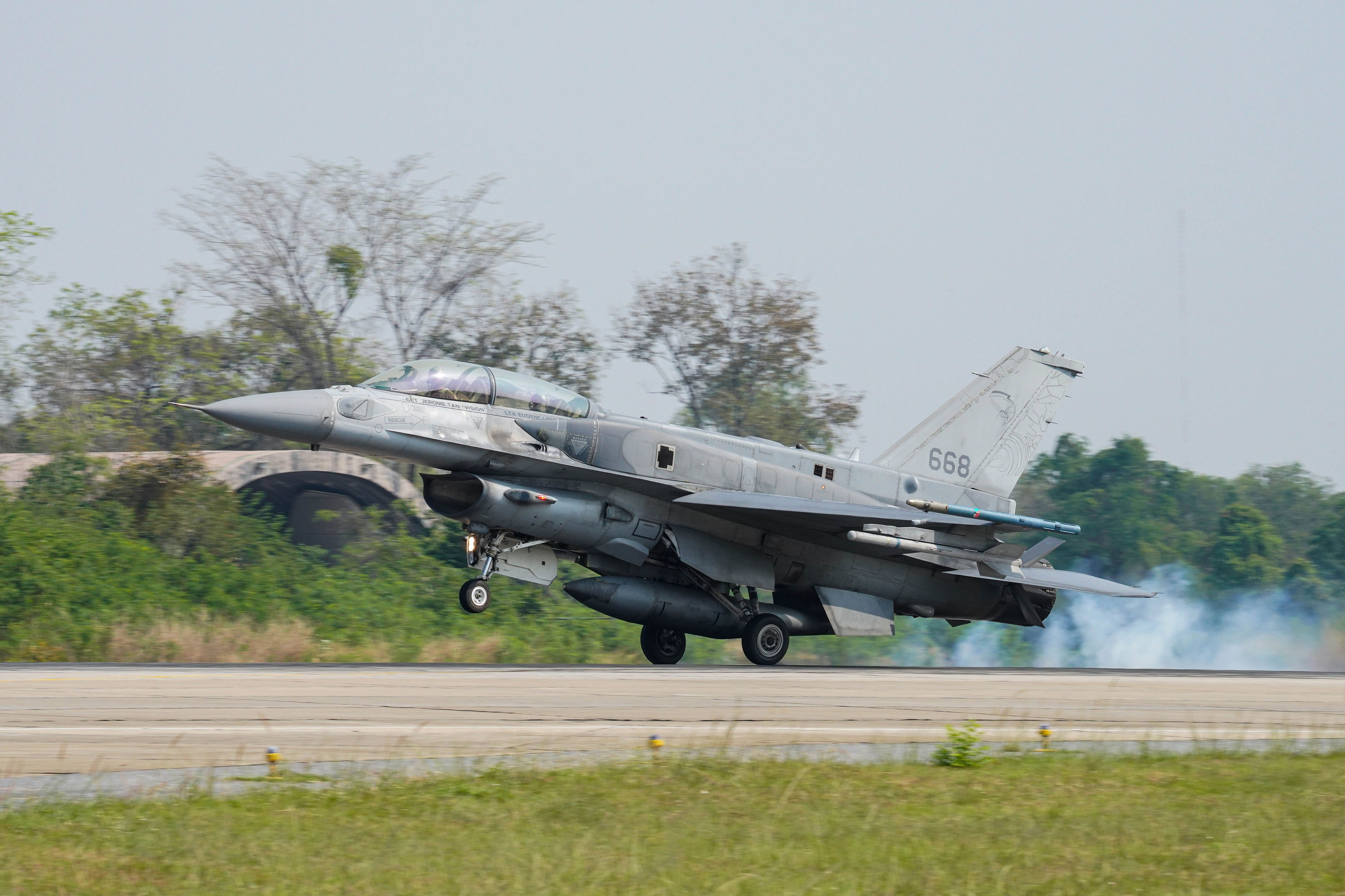 rsaf f-16 jet crashes at tengah air base