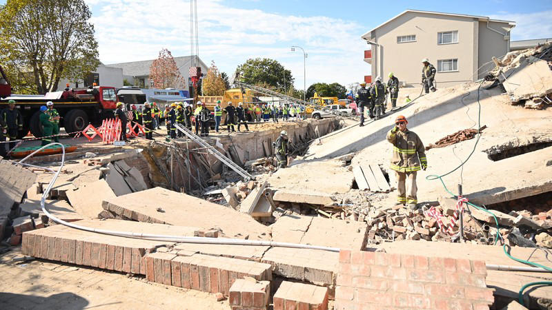 george building collapse: ‘there must be consequences for this tragedy,’ says premier alan winde