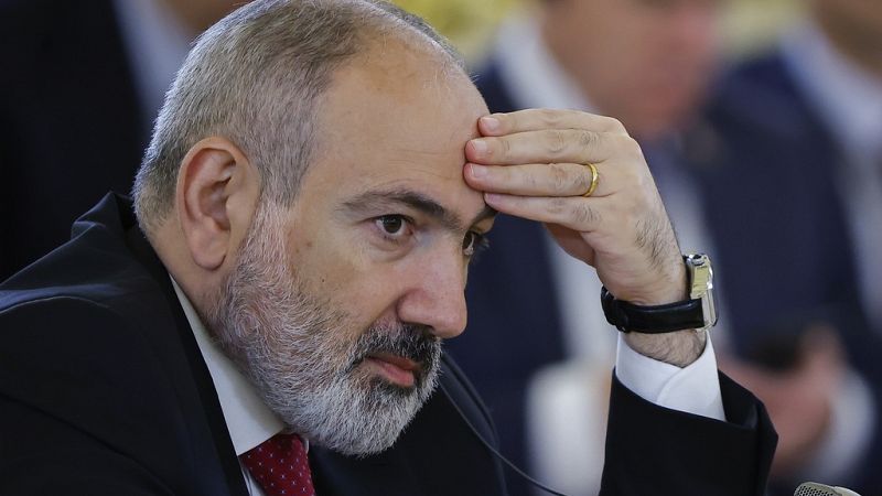 Thousands Of Armenians Demand Resignation Of PM Over Border Dispute