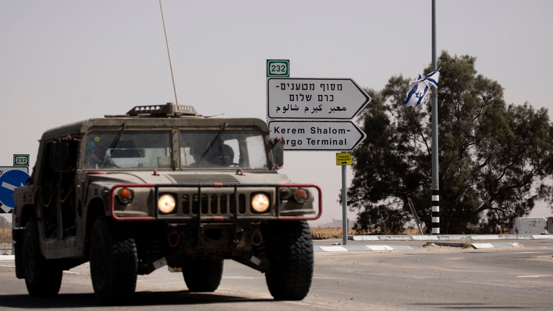 gaza: hamas greift erneut wichtigen grenzübergang kerem schalom an